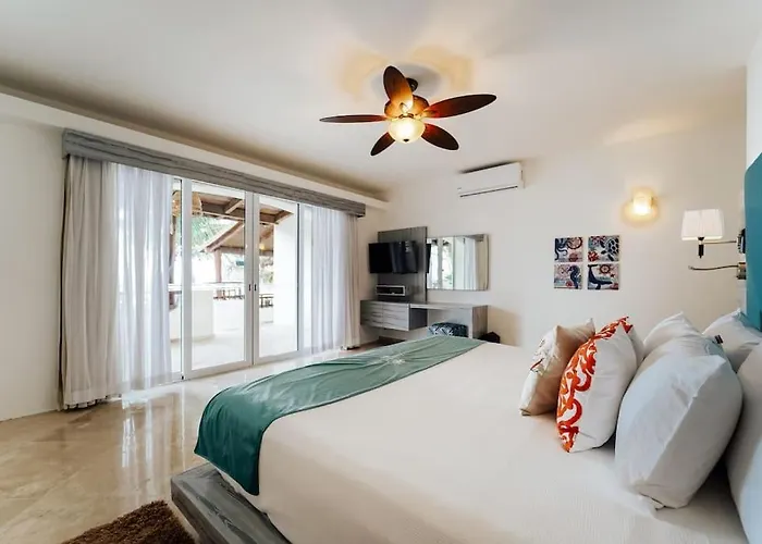6 Bedroom Luxury Mansion Hotel *