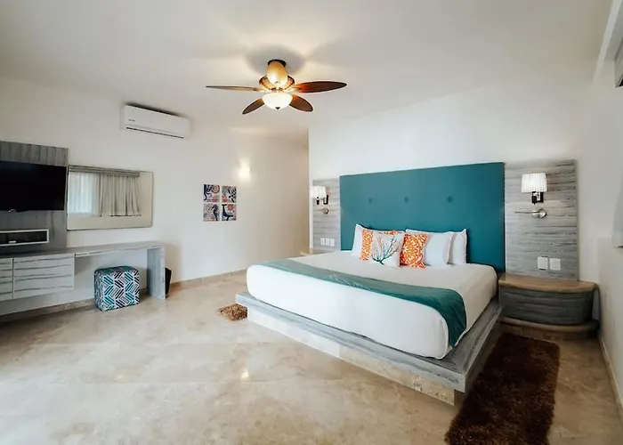 6 Bedroom Luxury Mansion * Puerto Morelos