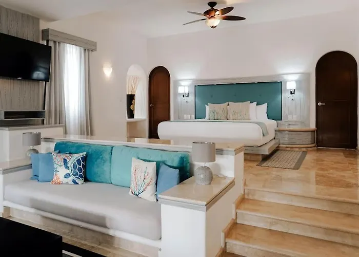 6 Bedroom Luxury Mansion Hotel *