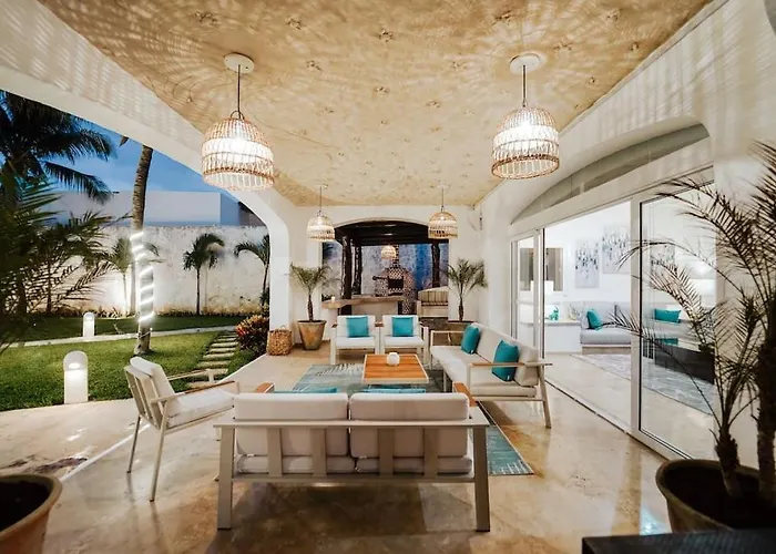 Hotel 6 Bedroom Luxury Mansion