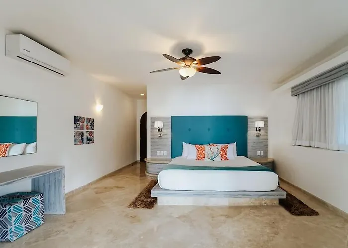 6 Bedroom Luxury Mansion Hotel *