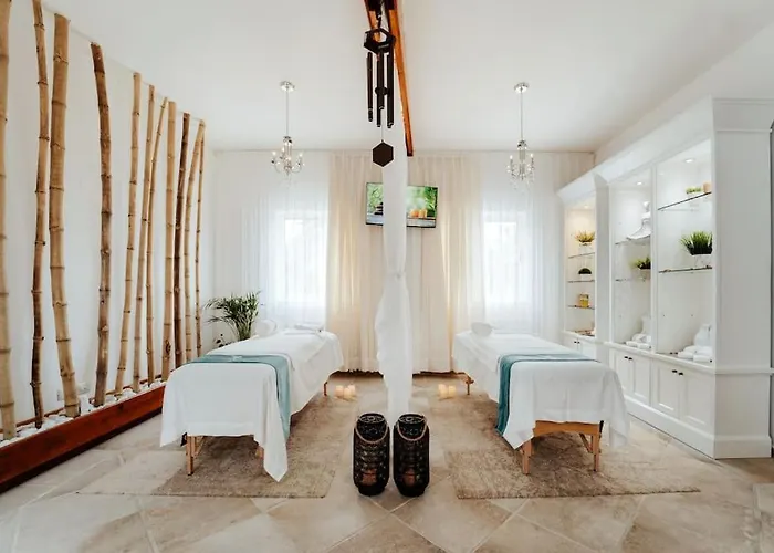 Hotel 6 Bedroom Luxury Mansion *