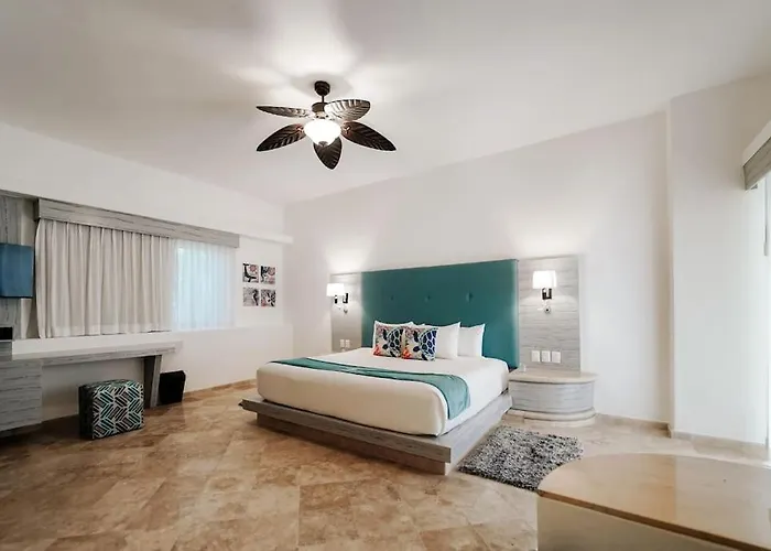 Hotel 6 Bedroom Luxury Mansion *