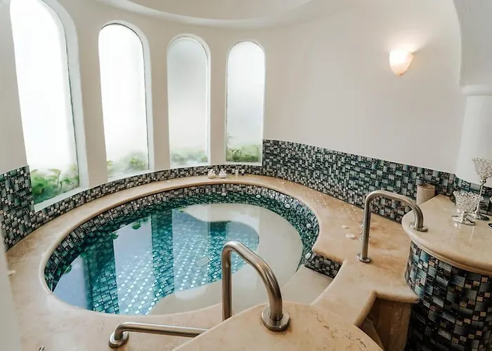6 Bedroom Luxury Mansion Hotel
