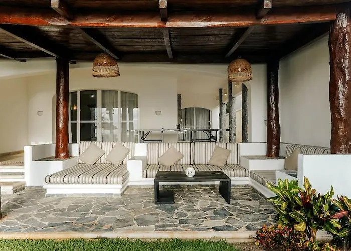 Hotel 6 Bedroom Luxury Mansion *